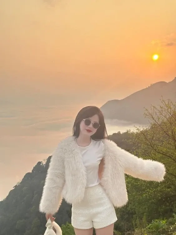 Gái Xinh Live | Ảnh gái mặc quần ngắn cá tính, quyến rũ và đầy phong cách