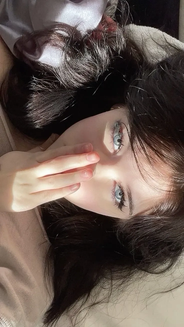 Hot girl Mỹ với phong cách thời trang hiện đại đầy cá tính và cuốn hút