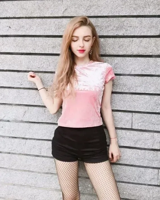 Hình ảnh diễn viên nữ Mỹ nổi tiếng toát lên vẻ đẹp và tài năng ấn tượng