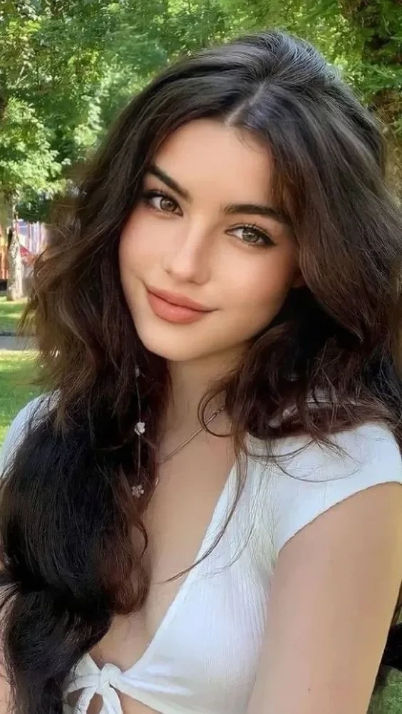 Hình ảnh phụ nữ Đức xinh đẹp với nét đẹp mạnh mẽ và cuốn hút