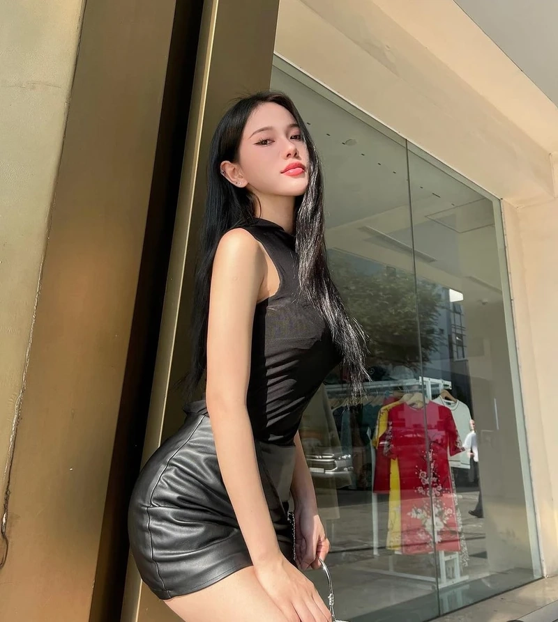 Ảnh gái xinh đeo kính cute tạo ấn tượng ngay từ cái nhìn đầu