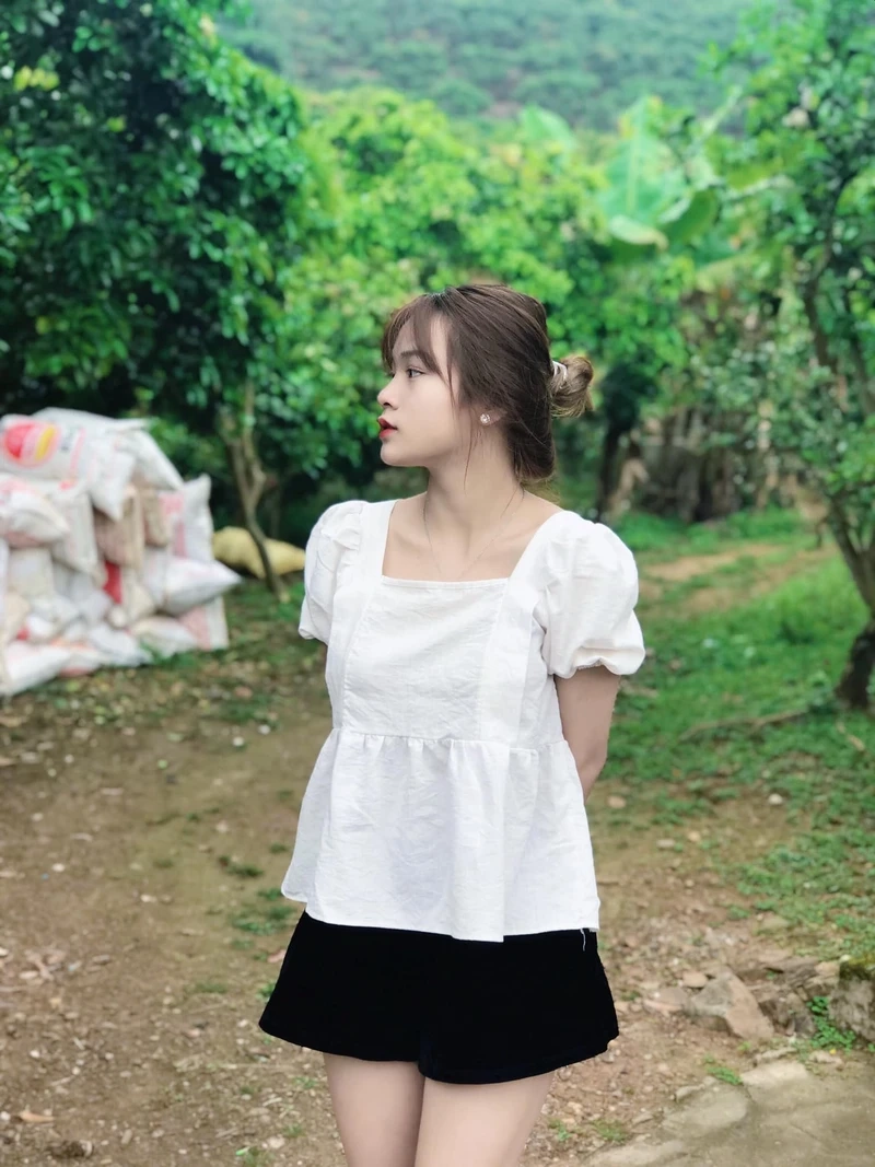 Ảnh gái xinh 2k8 gây ấn tượng với vẻ đẹp nổi bật